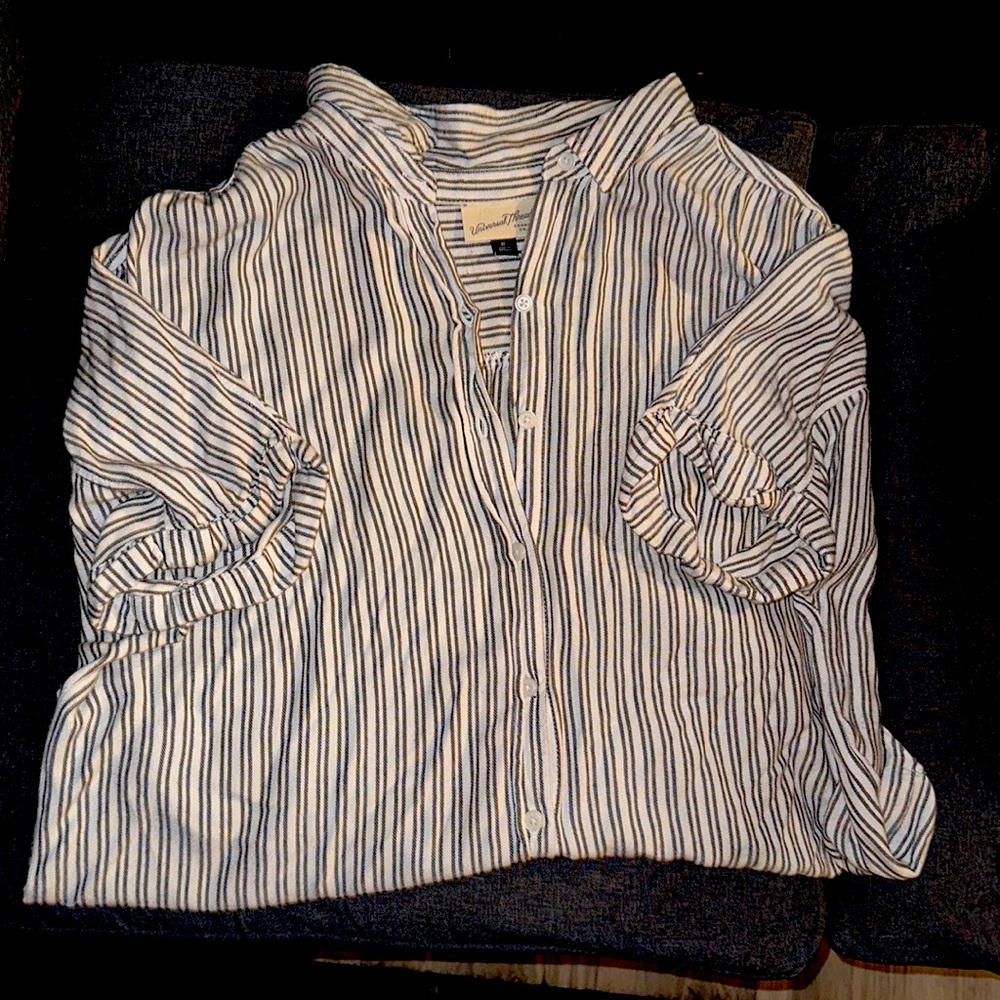 Business casual button up short sleeve
